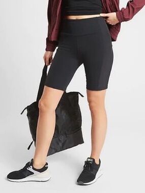 Athleta Women’s Excursion Hybrid 9" Biker Shorts in Black M
